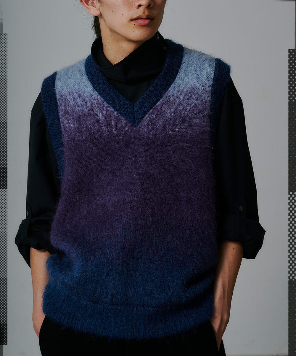 GRADIENT KNIT VEST