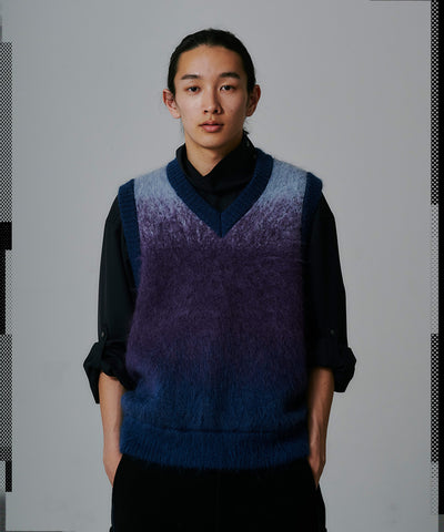 GRADIENT KNIT VEST
