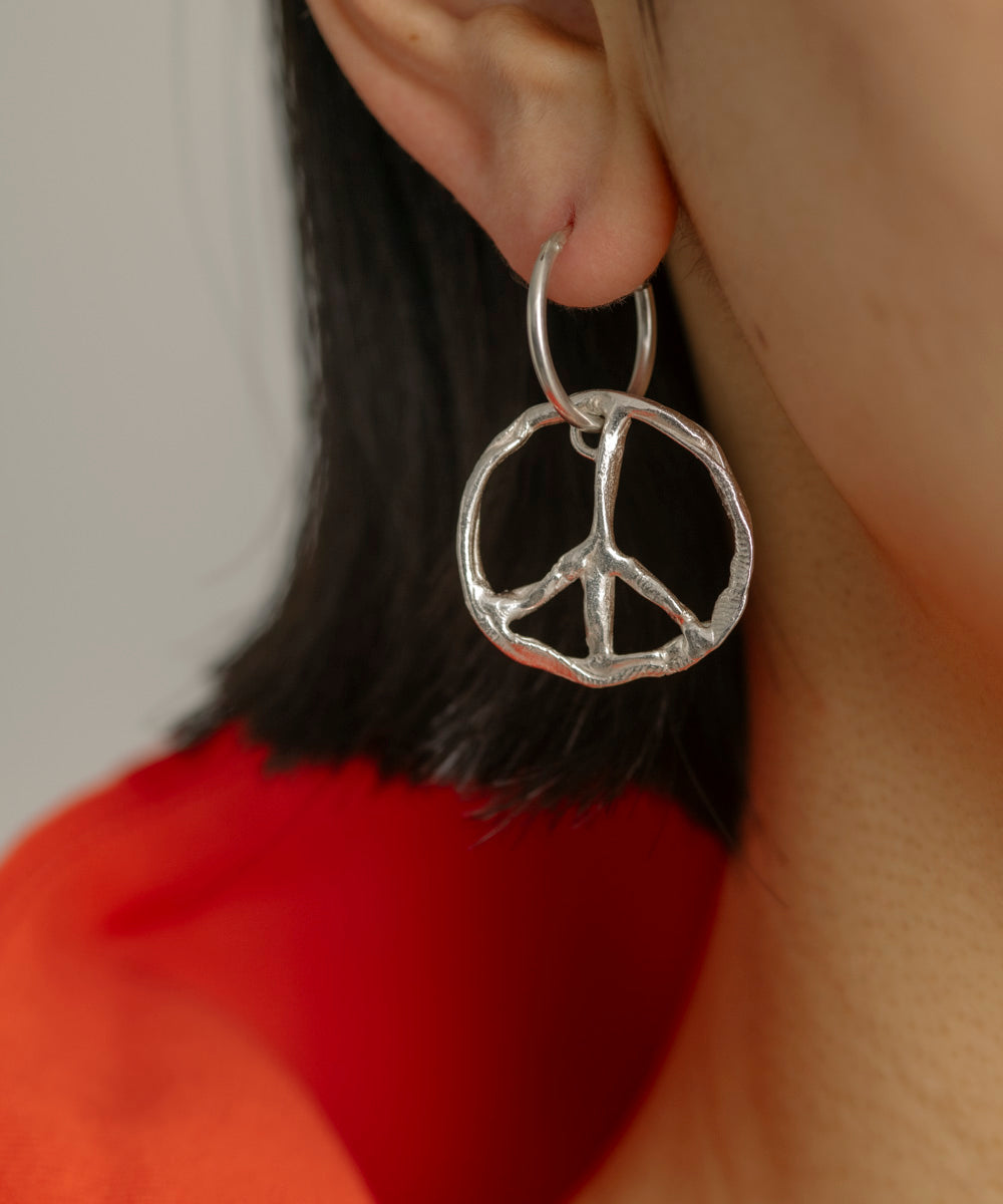 FACETASM×Vibe Harsløf PEACE EARRING